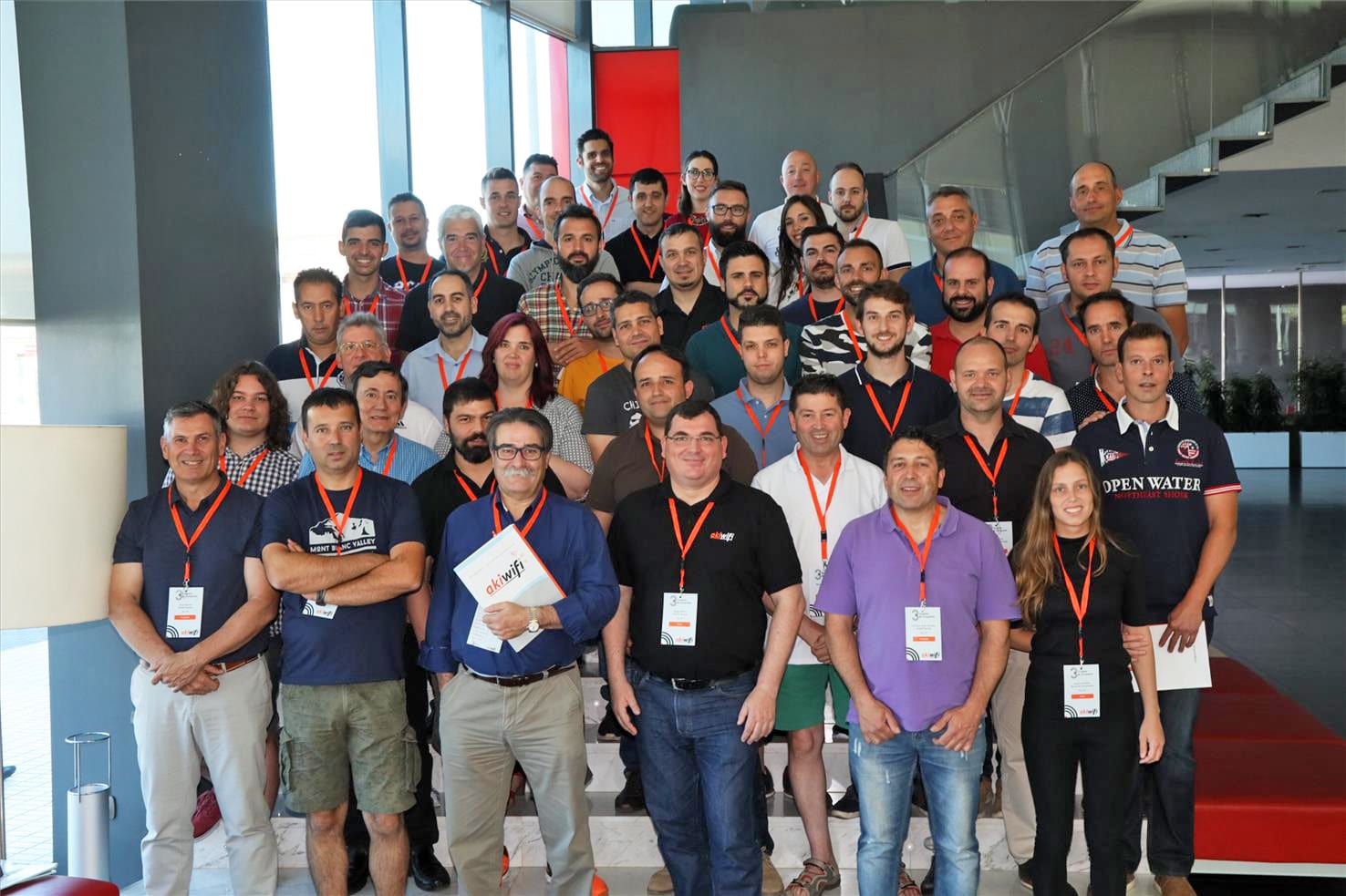 Foto de grupo de los franquiciados de akiwifi en el 3er Congreso de Franquicias